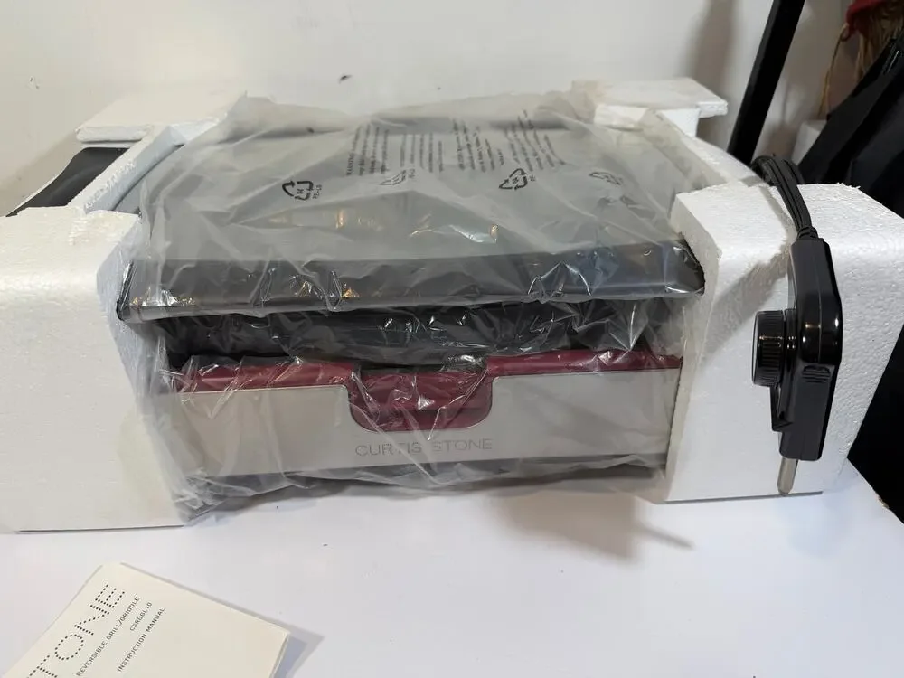Curtis Stone Reversible Grill & Griddle Model CSRGGL10 White Grill/Griddle NEW